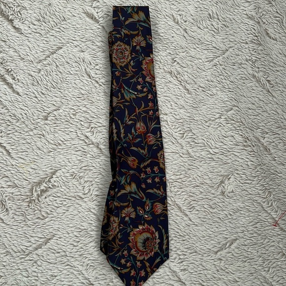 Geoffrey Beene Silk Tie - Picture 1 of 4